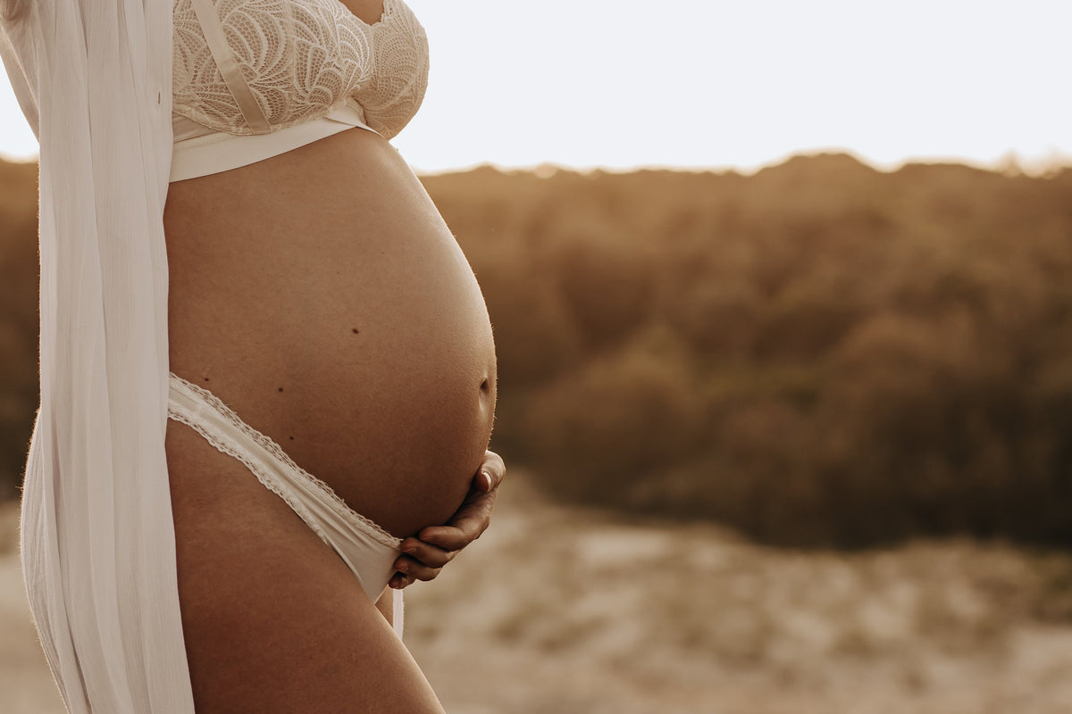 Capturing the Magic of Maternity: Photo Shoot Ideas and Outfit Inspiration - Hotmilk Lingerie